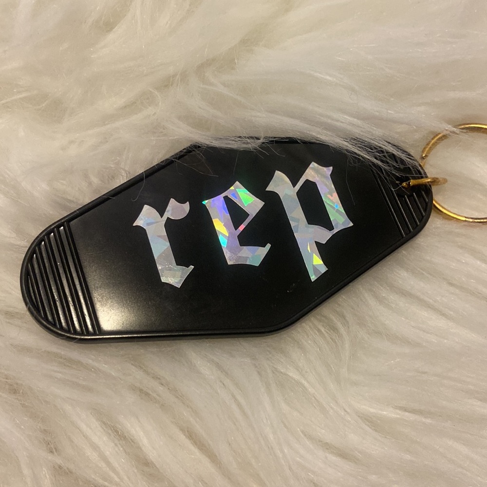 Taylor Swift Reputation Keychain